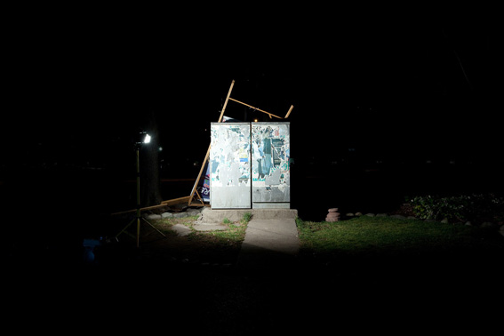 Antimonumentos I, 66 x 100 cm, fotografía a color, 2010.