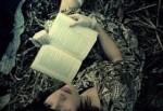 nina con libro