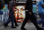 Mural con la imagen de Chávez © Ariana Cubillos / AP