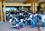Protesta de alumnos por la renuncia de la maestra de literatura, el pasado 15 de octubre.