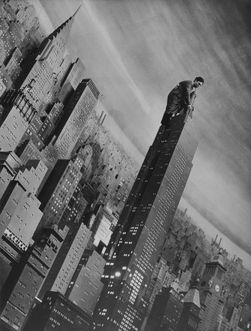 MARGARET BOURKE-WHITE32