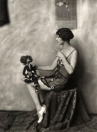 Ziegfeld Model - Non-Risque - 1920s - by Alfred Cheney Johnston.