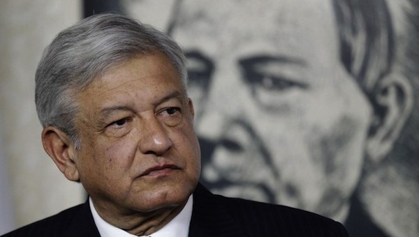 20231-en-vivo-foro-de-amlo-con-estudiantes-en-tlateloco