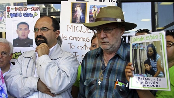Alvarez Icaza con Javier Sicilia