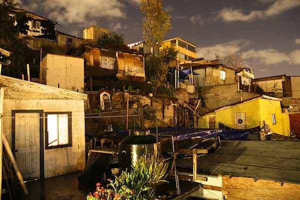 Tijuana-shanty-town © Nathan Gibbs