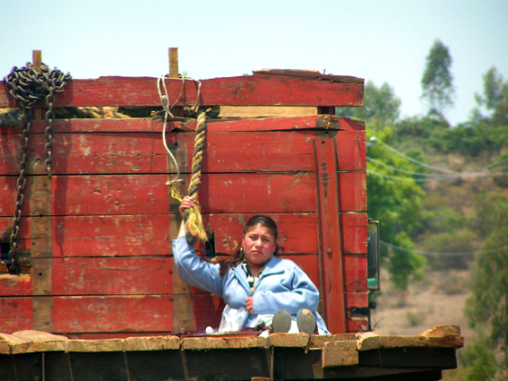 Mujer migrante. Foto © mujeresporlademocracia.blogspot.mx