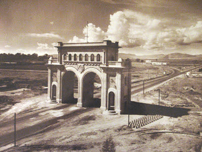 Los Arcos de Guadalajara en los años cincuenta.
