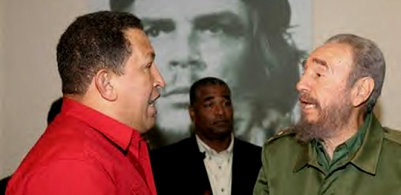 Chávez y Castro, y en medio de ellos dos, el Che como un dios (el seguroso no cuenta).