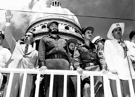 Lázaro Cárdenas con Fidel Castro en La Habana, en solidaridad con la Revolución cubana, 1959.
