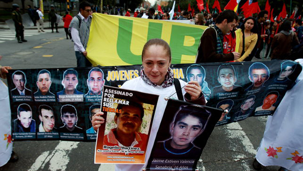 El reclamo por los secuestrados y asesinados por las FARC. Foto © www.eldiario.es