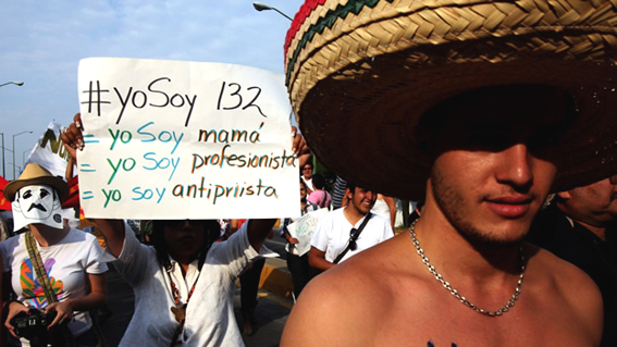 La segunda marcha del #YoSoy132, 10 de junio de 2012. Foto © AFP.
