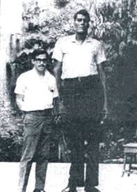 Una vieja fotografía del hombre más alto de Tampico —y de otras partes.