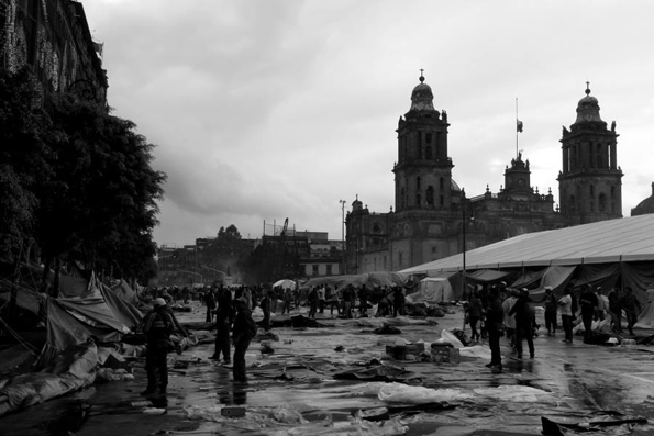 El Zócalo de los maestros. Foto © Canek Sánchez.