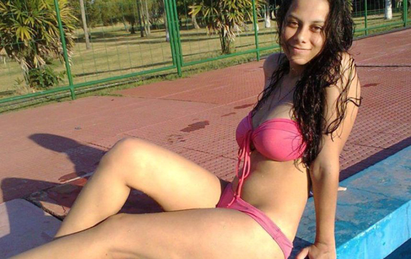 La profesora de inglés Lucita Sandoval, suspendida de un colegio argentino por tener relaciones con un alumno menor de edad.