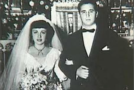 El 11 de octubre de 1948 Fidel Castro se casó con Mirta Francisca de la Caridad Diaz–Balart Gutiérrez, estudiante de Filosofía y hermana de Rafael Díaz–Balart, Waldo y Frank.