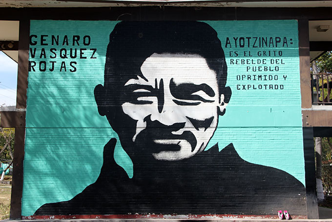 Mural en la Normal Rural de Ayotzinapa. Foto © Arturo de Dios Palma / Los Angeles Press.
